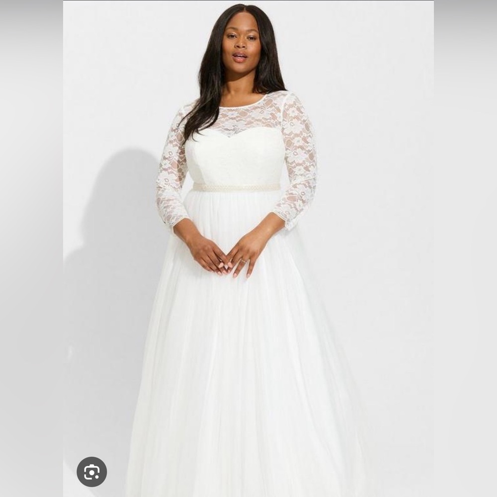 Torrid Ever After Ivory Lace & Tulle A-Line Wedding
